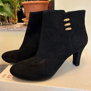 Anne Klein Black suede Ankle Boots